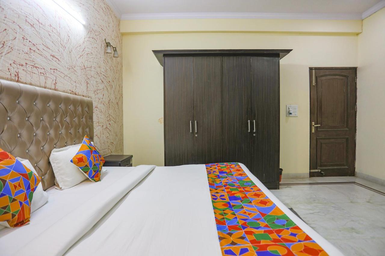 Fabexpress Hm Palace Hotel Noida Exterior foto