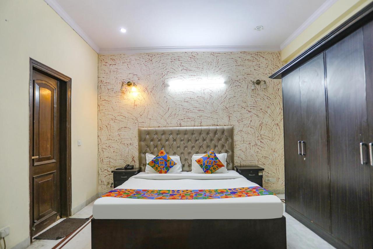 Fabexpress Hm Palace Hotel Noida Exterior foto