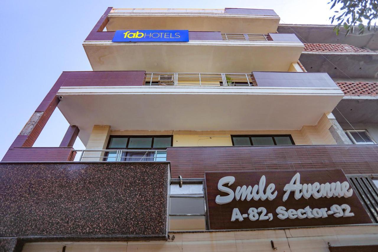 Fabexpress Hm Palace Hotel Noida Exterior foto
