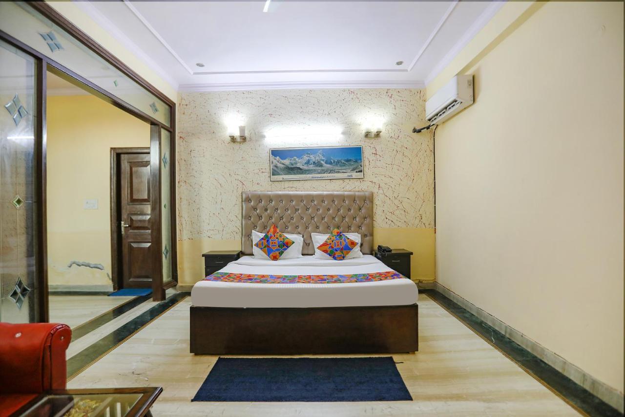 Fabexpress Hm Palace Hotel Noida Exterior foto
