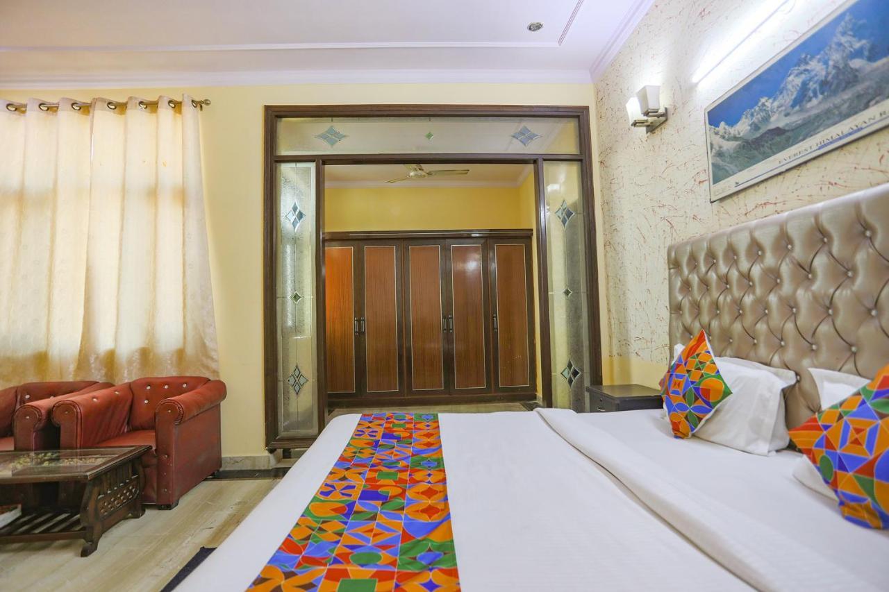 Fabexpress Hm Palace Hotel Noida Exterior foto